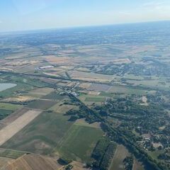 Flugwegposition um 15:39:07: Aufgenommen in der Nähe von Kreis Szeged, Ungarn in 803 Meter